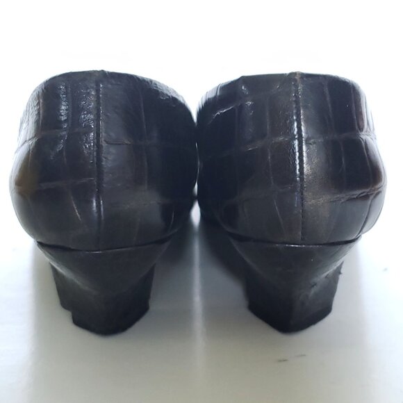 Joan & David Italian Black Croc Print Leather Pumps-Hand Made in Italy; size 7B - Picture 10 of 15